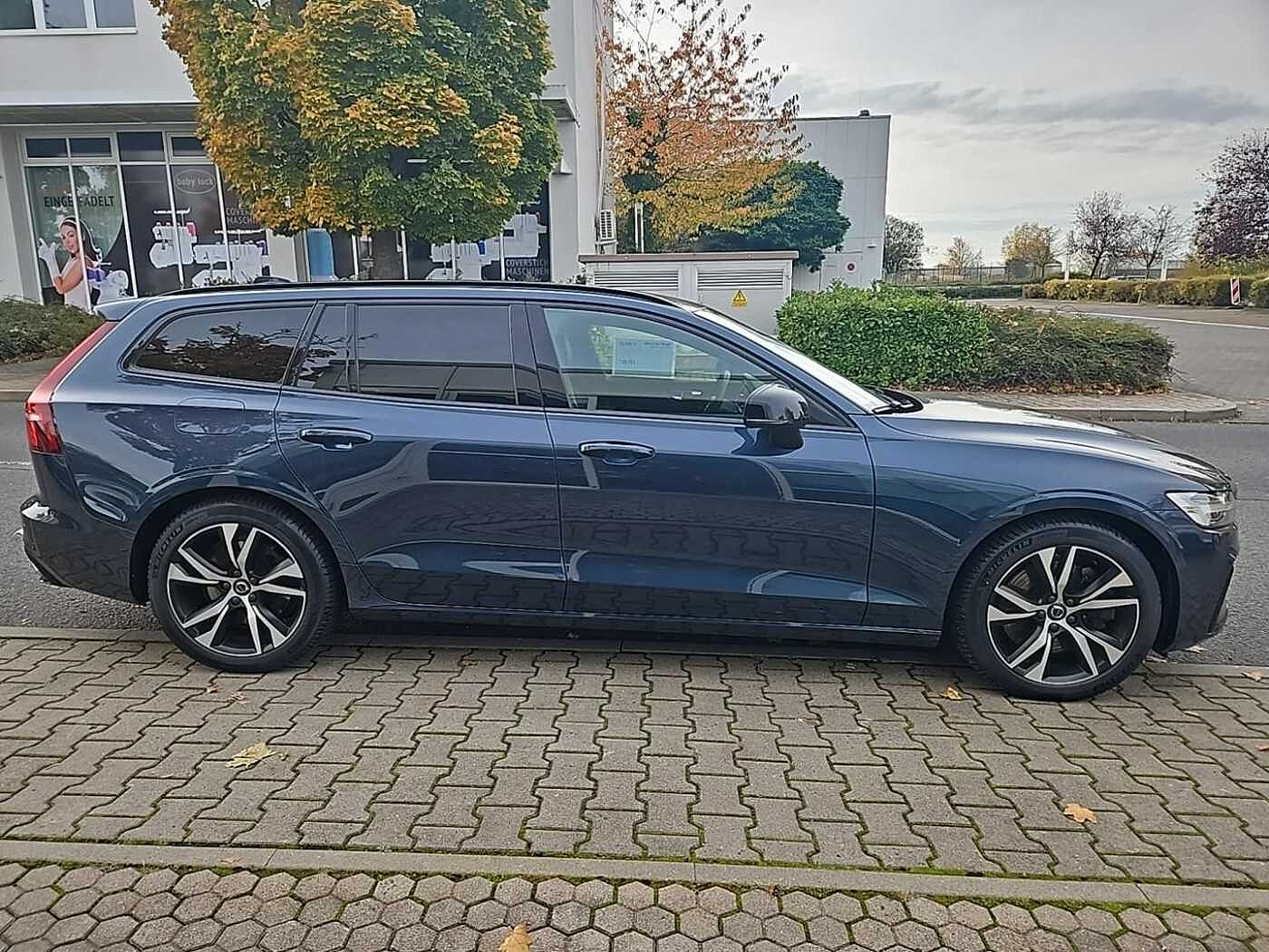 Volvo  T6 R- Design AWD Recharge Plug-In AHZV