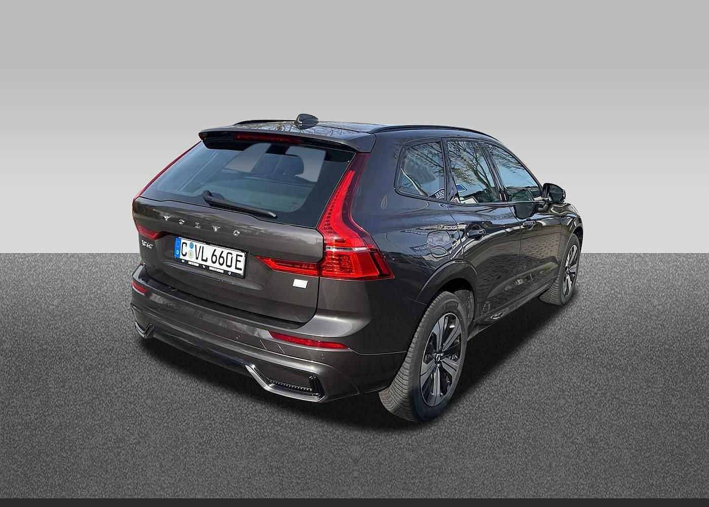 Volvo  T6 Recharge AWD Plug-In Hybrid Plus Dark