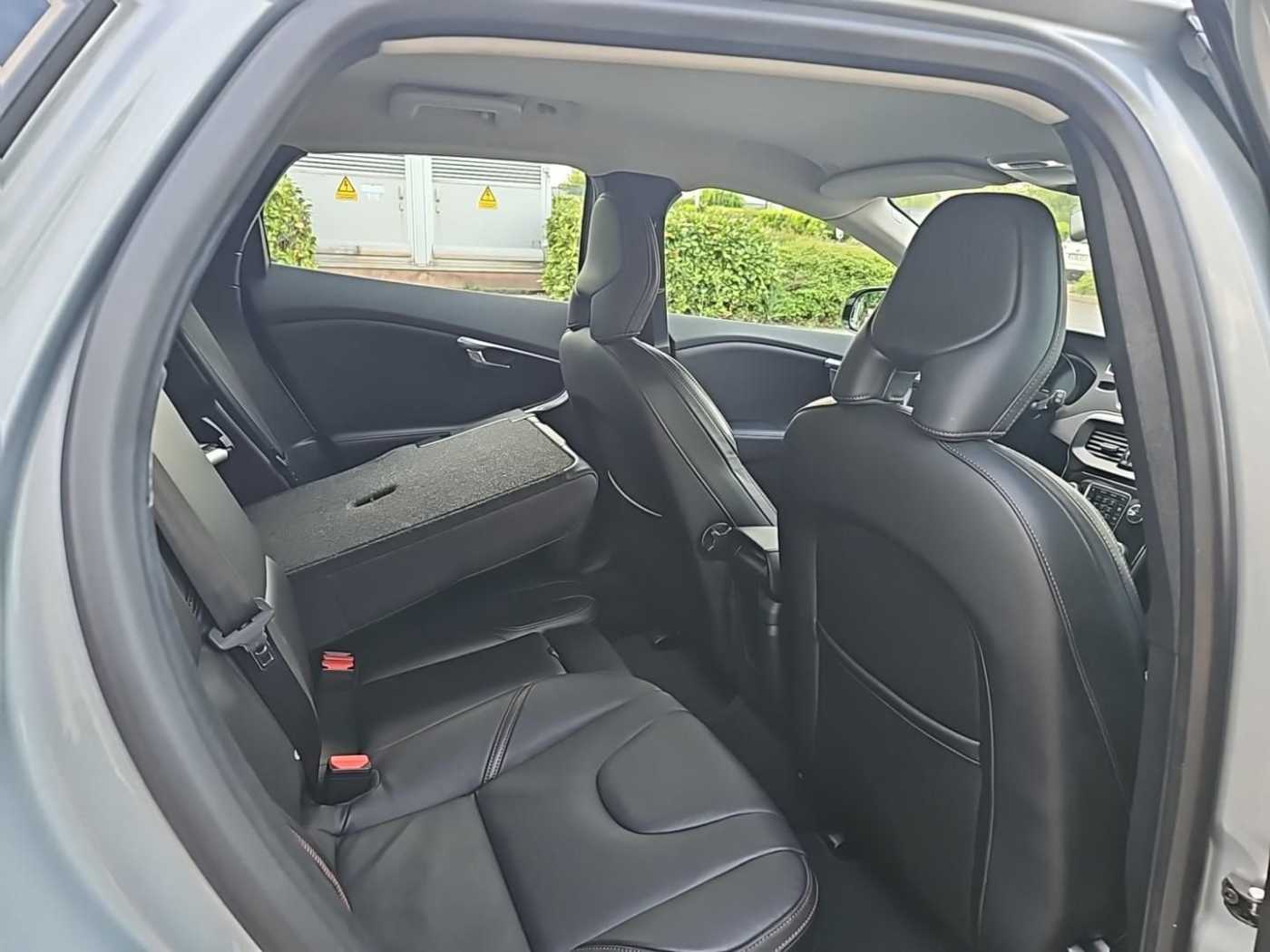 Volvo  CC D3 Momentum Pro