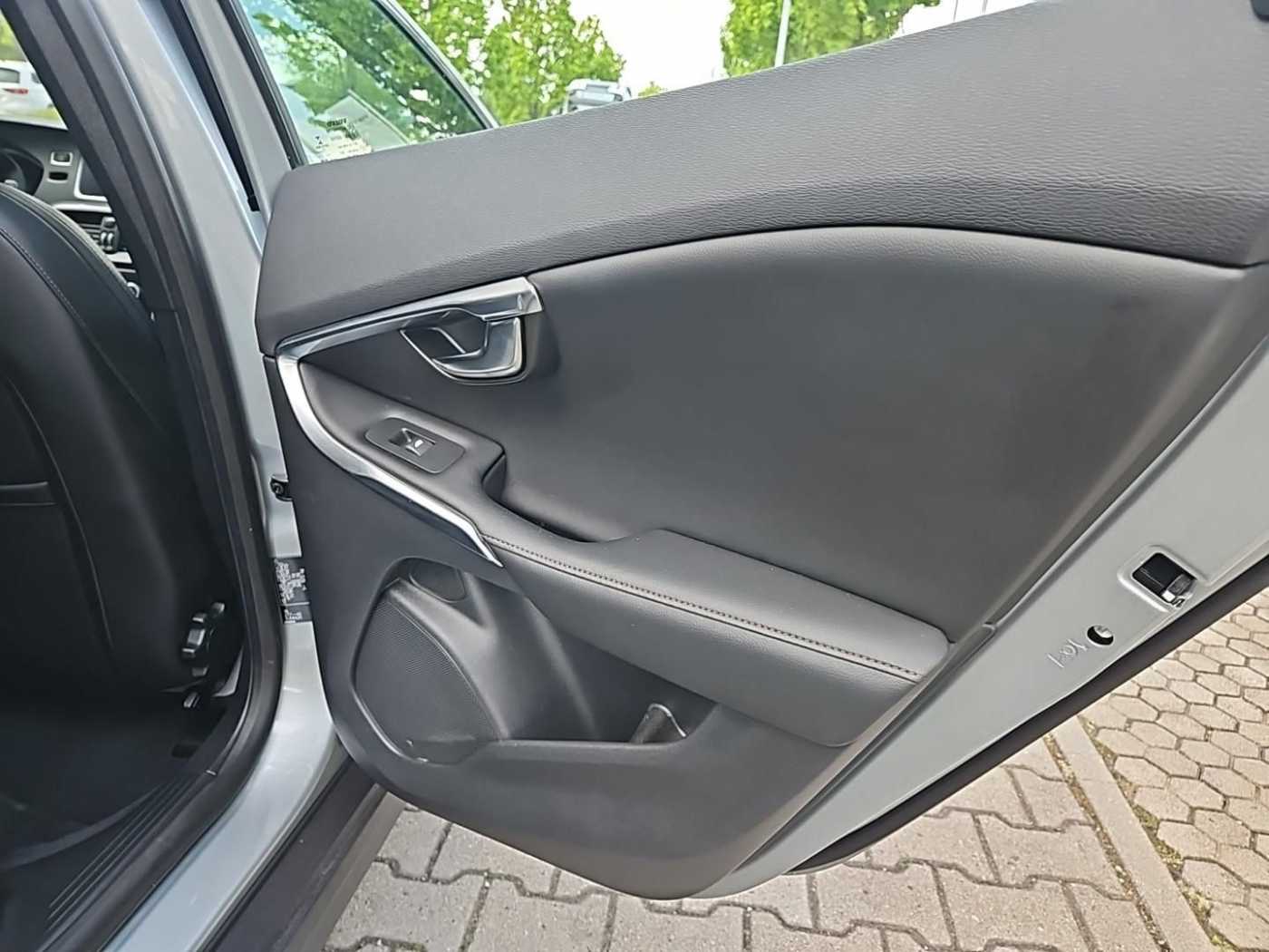 Volvo  CC D3 Momentum Pro