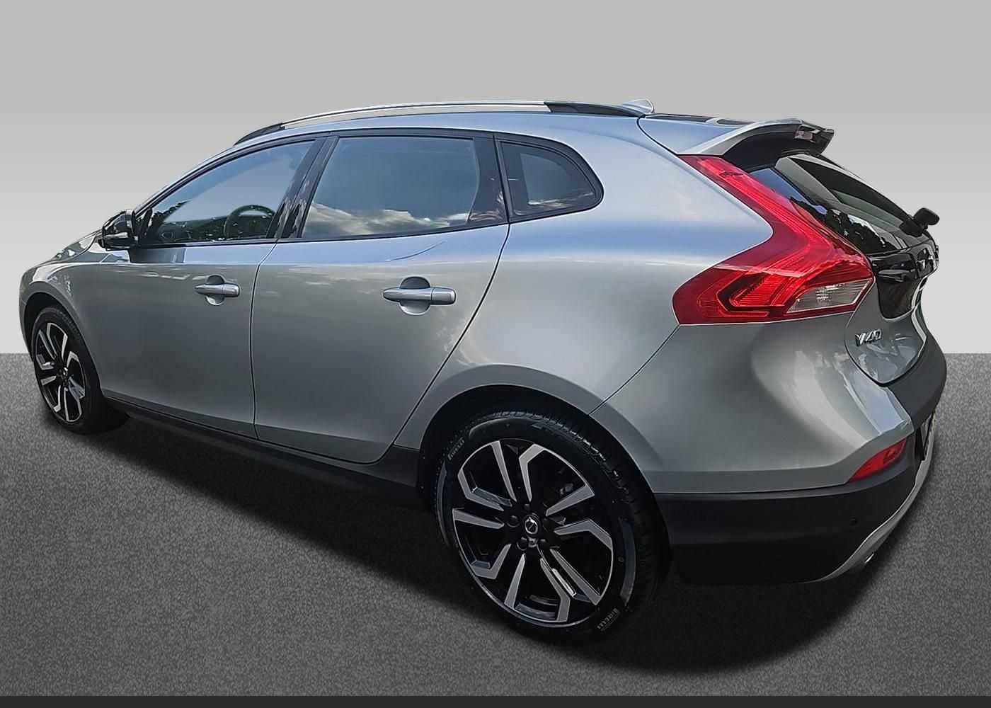 Volvo  CC D3 Momentum Pro