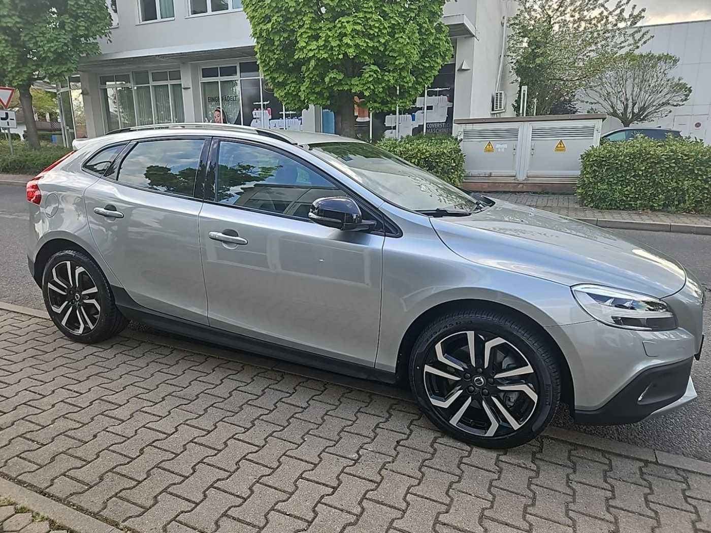 Volvo  CC D3 Momentum Pro