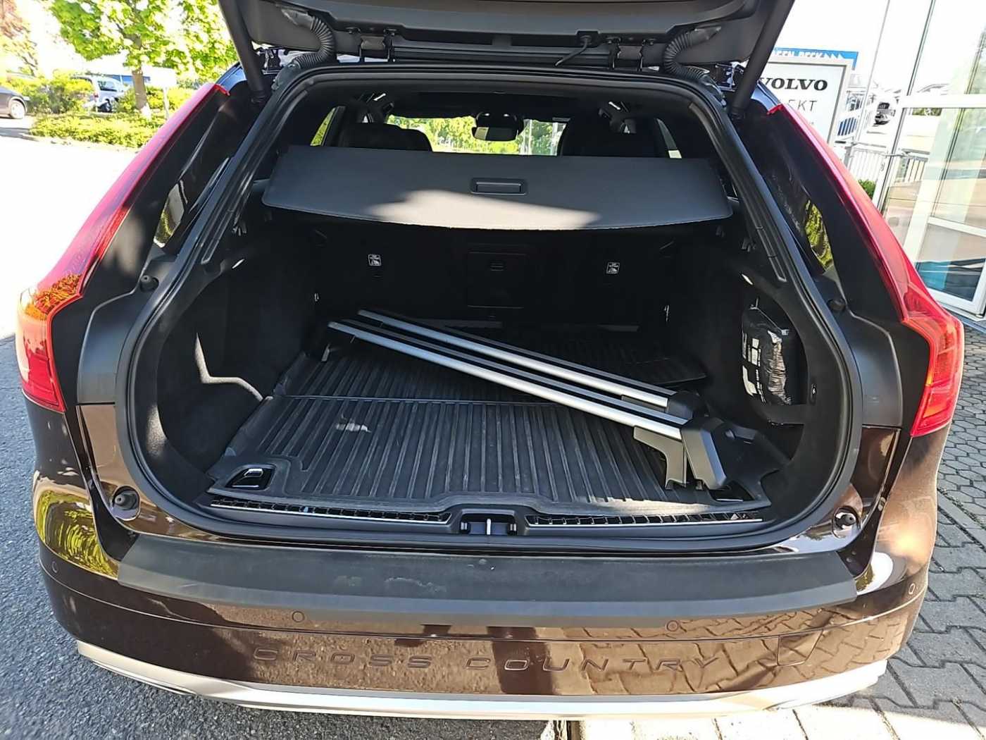 Volvo  D4 CC AWD Pro Standhzg/Head-Up