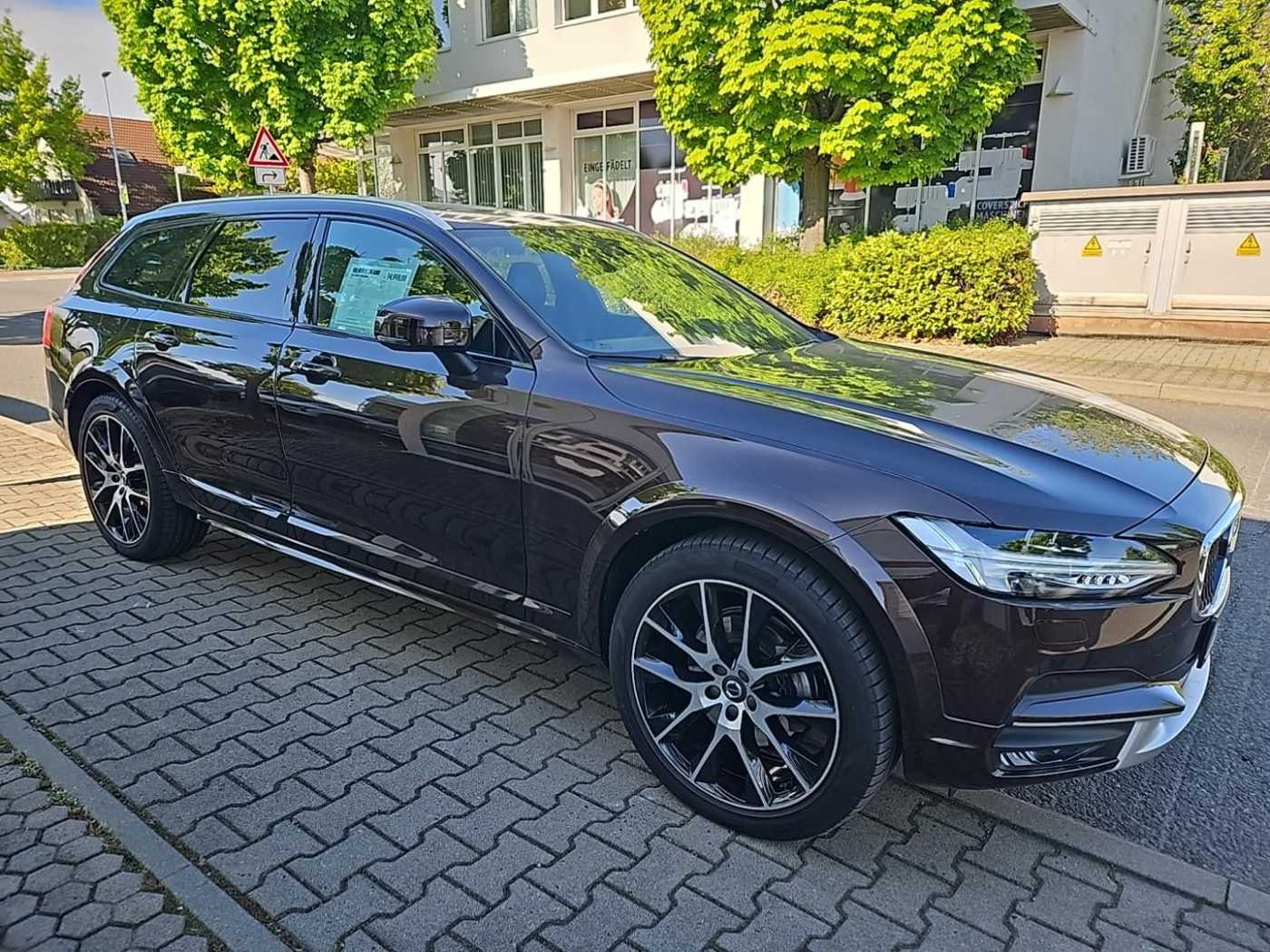 Volvo  D4 CC AWD Pro Standhzg/Head-Up