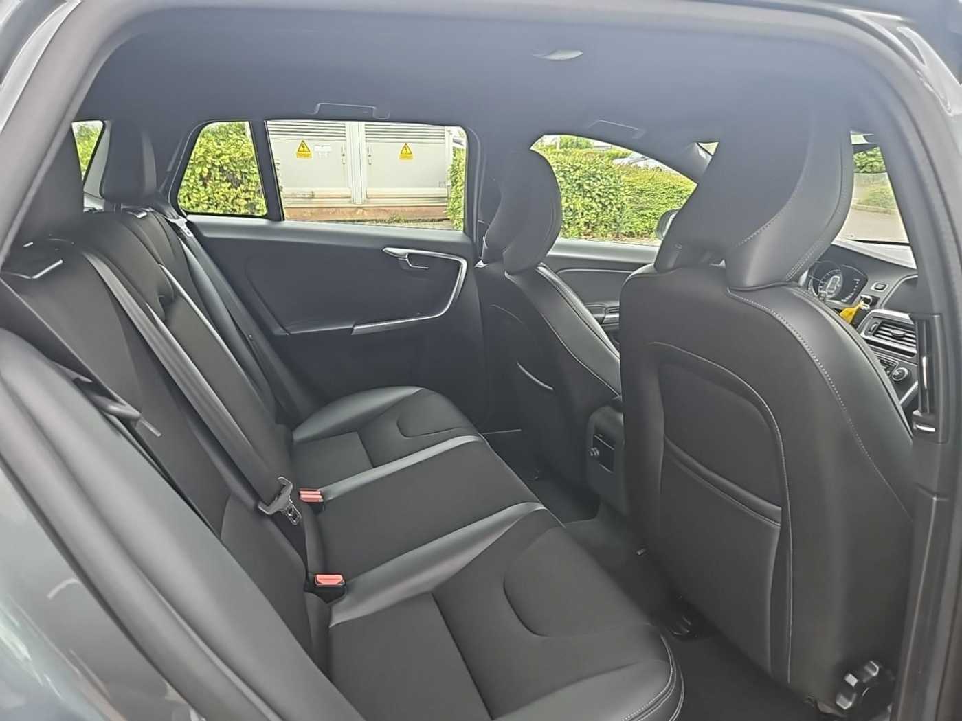 Volvo  D3 Linje Business Zahnriemen neu / WR+RH+