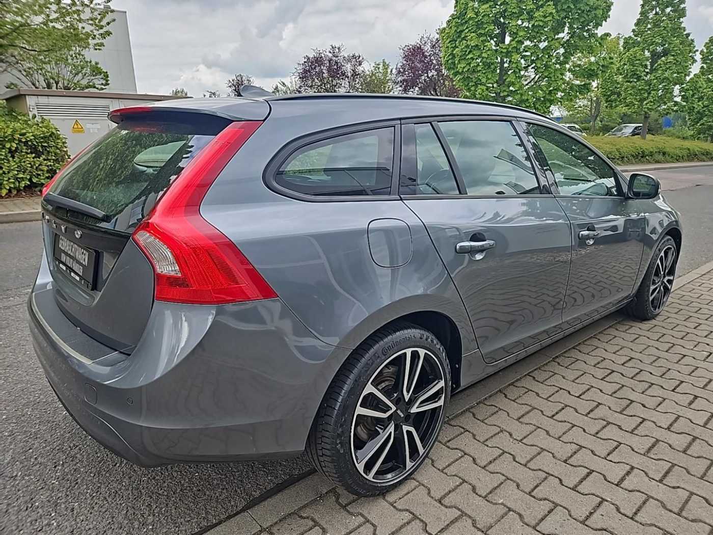 Volvo  D3 Linje Business Zahnriemen neu / WR+RH+