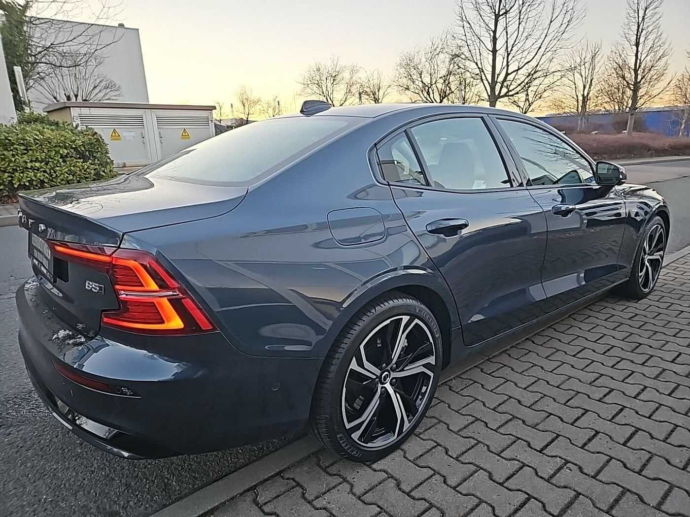 Volvo  B5 AWD Ultimate Dark Standhzg/Akustik-Glas