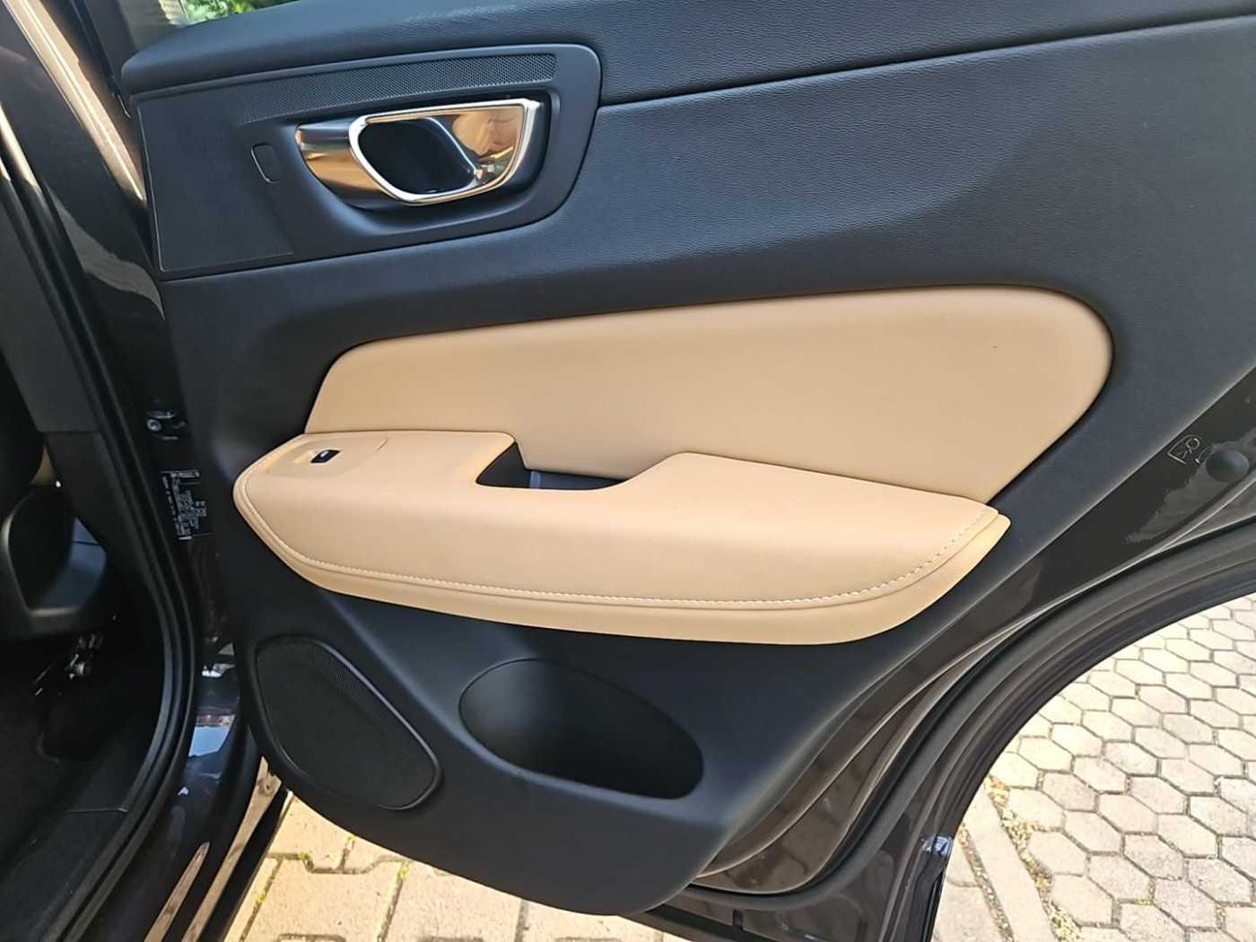 Volvo  B4 AWD Plus Bright  Standhzg. /AHZV