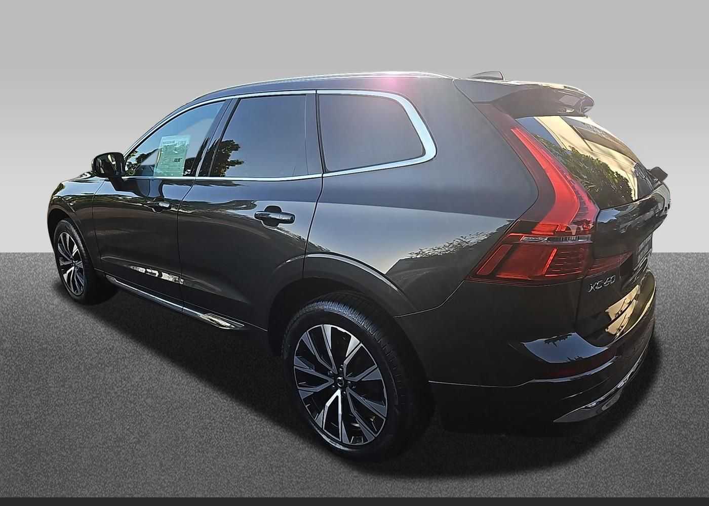 Volvo  B4 AWD Plus Bright  Standhzg. /AHZV
