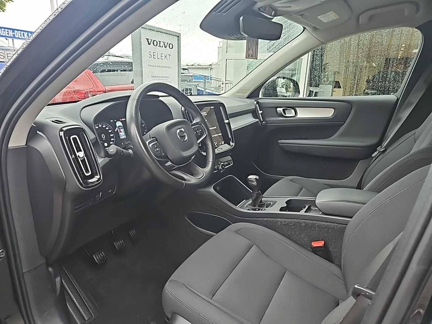 Volvo  T2 Momentum Pro