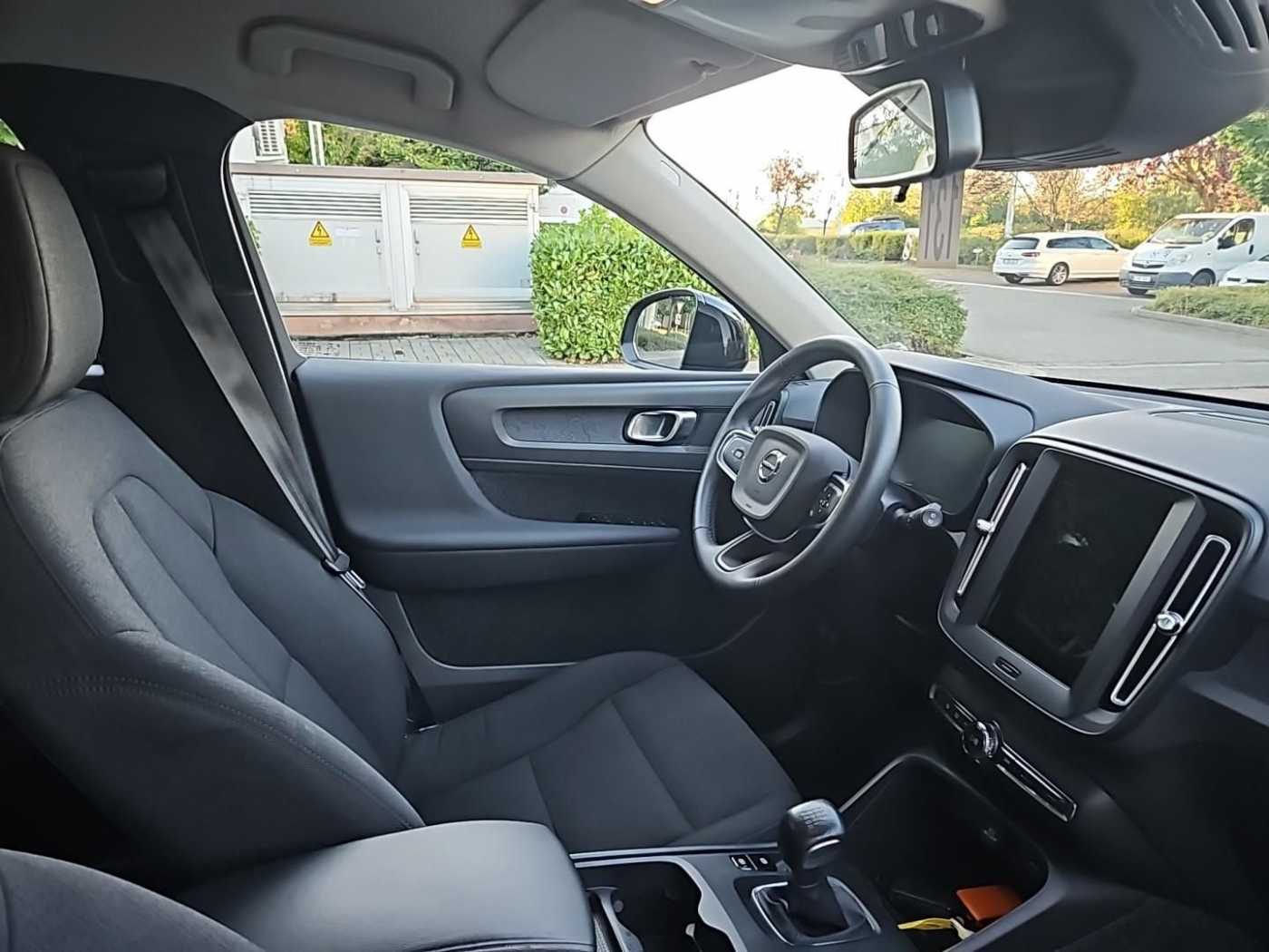 Volvo  1.5 Basis