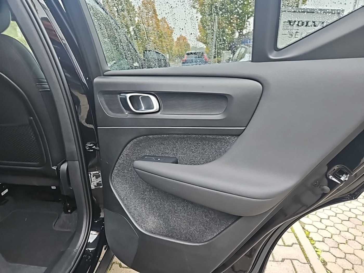 Volvo  B4 Plus Dark TCC