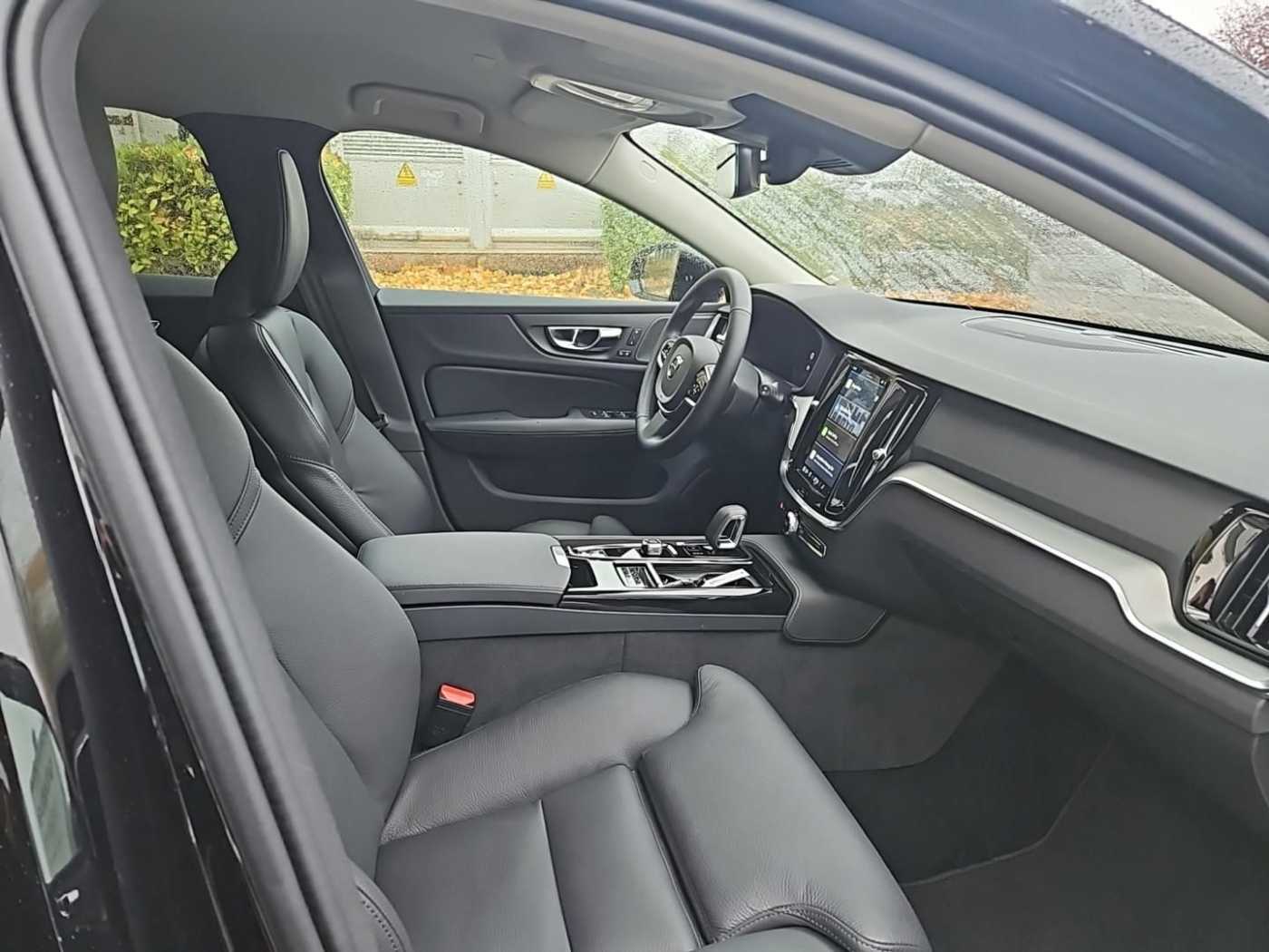 Volvo  T6 AWD Plus Dark Plug-In SK208