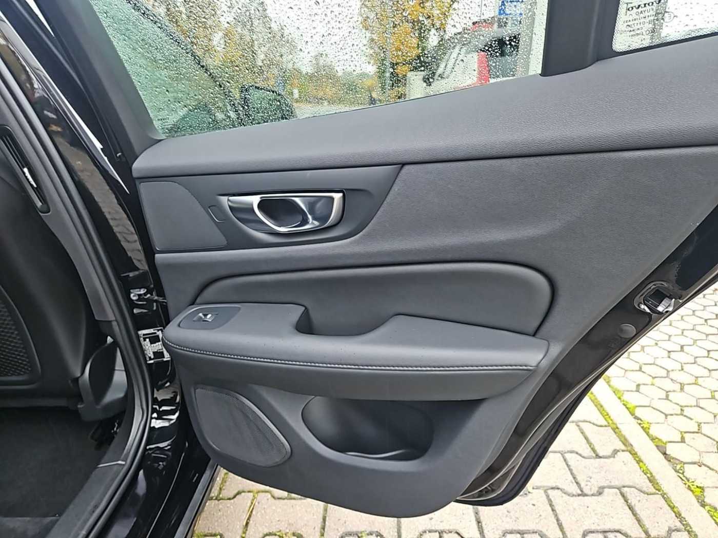 Volvo  T6 AWD Plus Dark Plug-In SK208