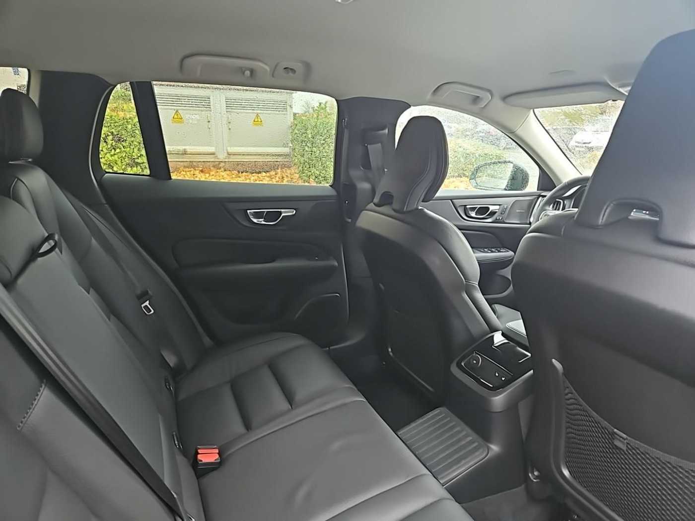 Volvo  T6 AWD Plus Dark Plug-In SK208