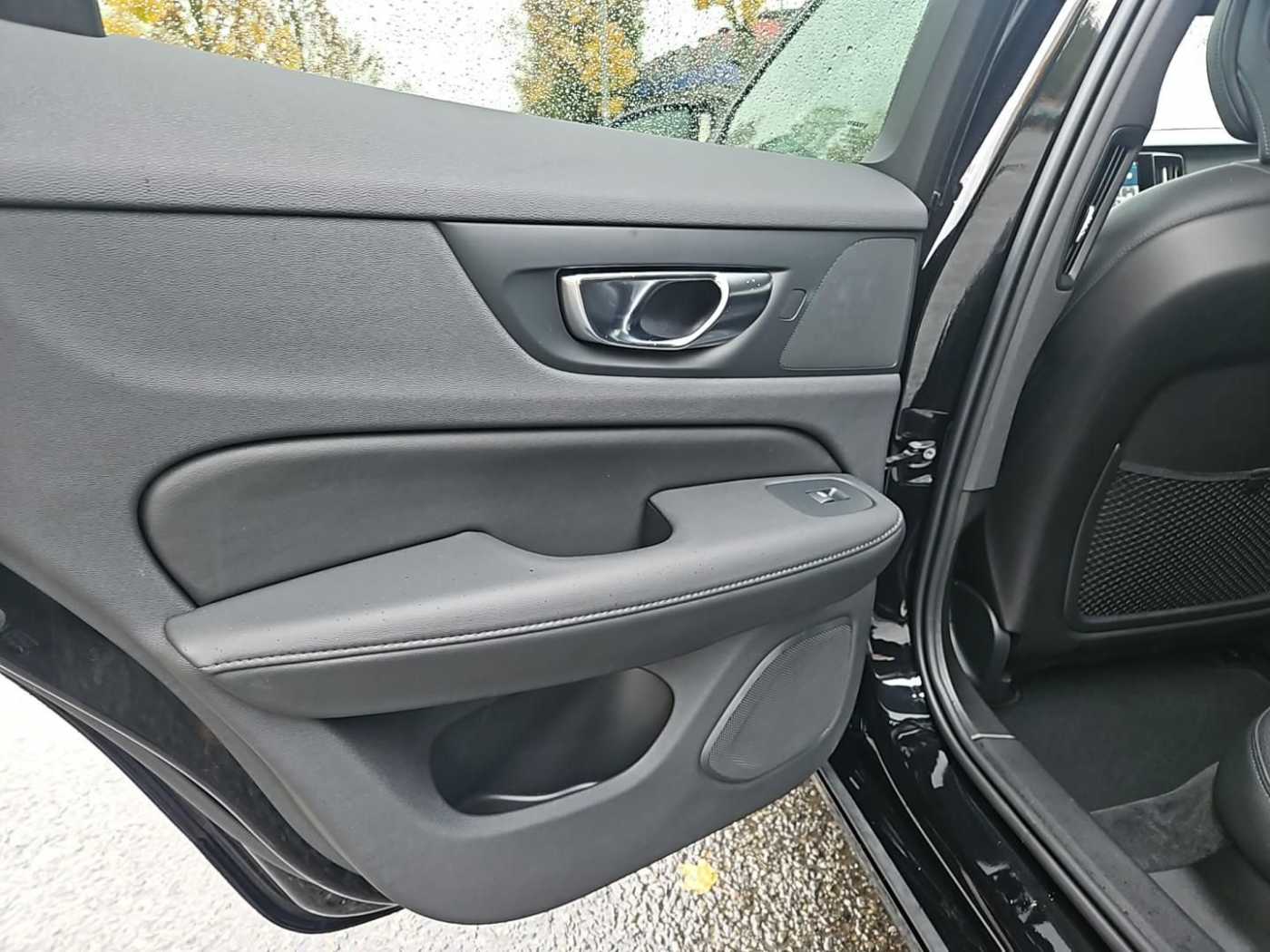 Volvo  T6 AWD Plus Dark Plug-In SK208