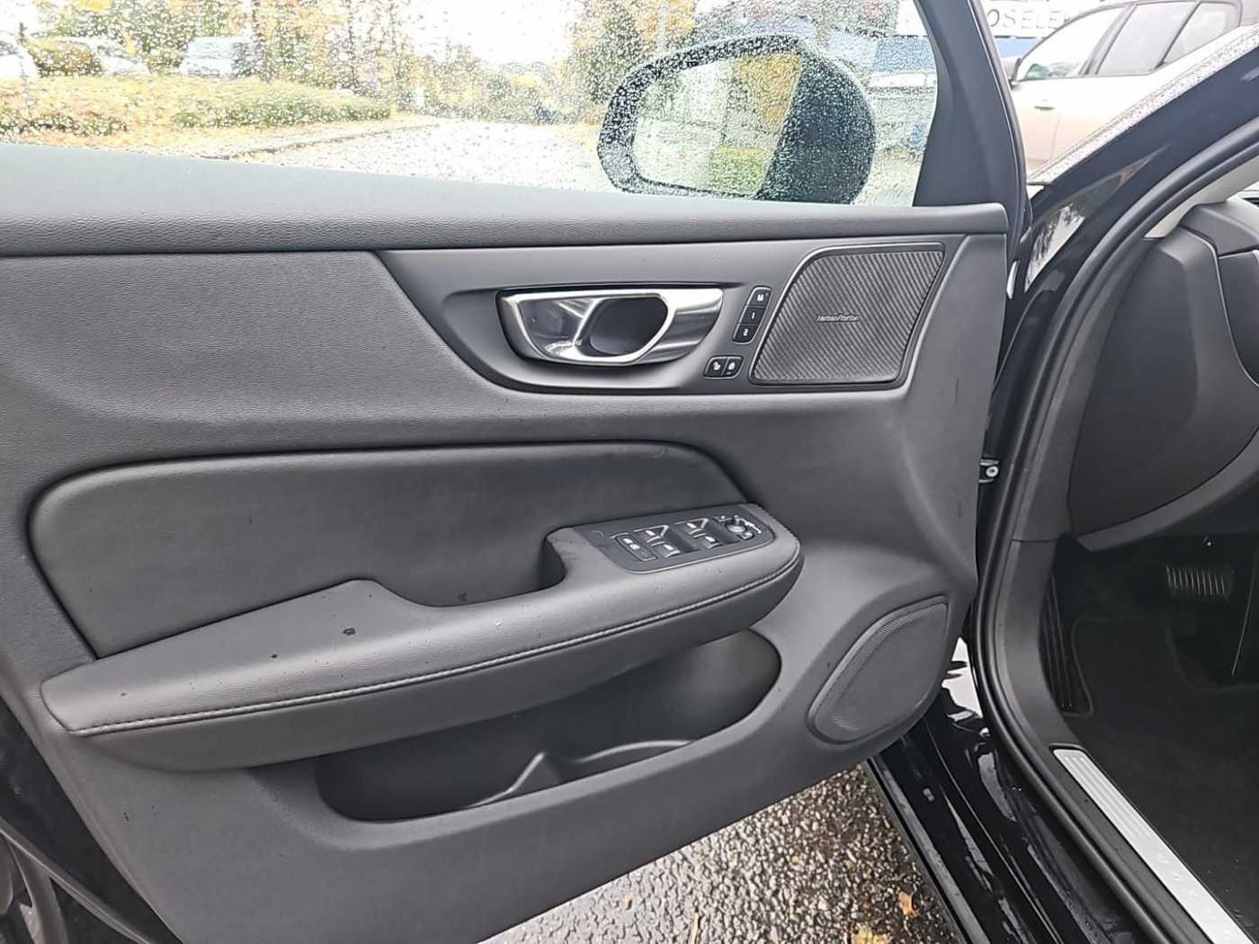 Volvo  T6 AWD Plus Dark Plug-In SK208