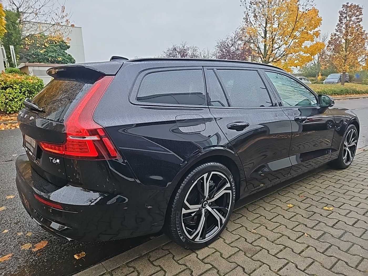 Volvo  T6 AWD Plus Dark Plug-In SK208