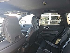 Volvo  B4 Plus Dark Standhzg / Fahr-Paket