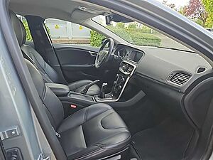 Volvo  CC D3 Momentum Pro