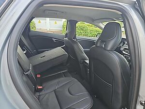 Volvo  CC D3 Momentum Pro