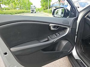 Volvo  CC D3 Momentum Pro
