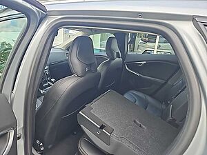Volvo  CC D3 Momentum Pro