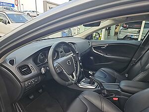 Volvo  CC D3 Momentum Pro