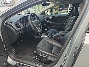 Volvo  CC D3 Momentum Pro