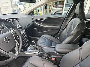 Volvo  CC D3 Momentum Pro