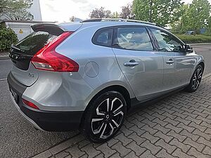 Volvo  CC D3 Momentum Pro