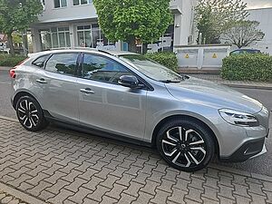 Volvo  CC D3 Momentum Pro