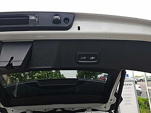 Volvo  AWD Plus Recharge Pure Electric