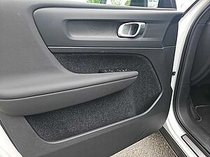Volvo  AWD Plus Recharge Pure Electric