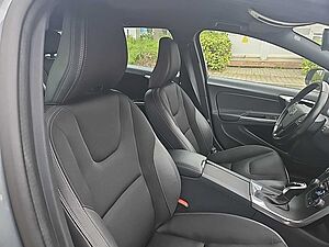 Volvo  D3 Linje Business Zahnriemen neu / WR+RH+