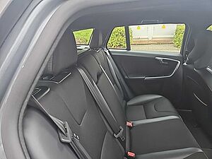 Volvo  D3 Linje Business Zahnriemen neu / WR+RH+