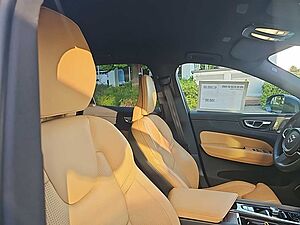 Volvo  B4 AWD Plus Bright  Standhzg. /AHZV