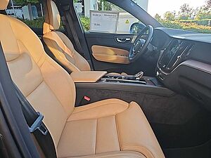 Volvo  B4 AWD Plus Bright  Standhzg. /AHZV