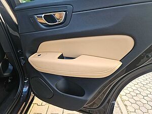 Volvo  B4 AWD Plus Bright  Standhzg. /AHZV