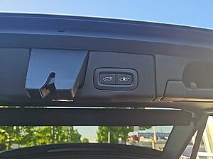 Volvo  B4 AWD Plus Bright  Standhzg. /AHZV