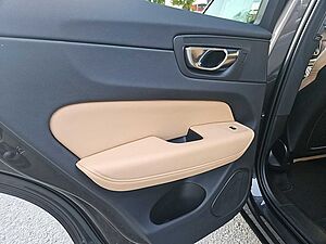 Volvo  B4 AWD Plus Bright  Standhzg. /AHZV
