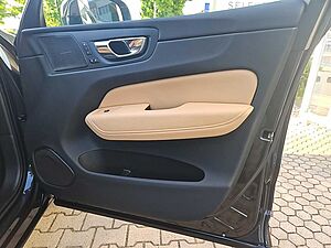 Volvo  B4 AWD Plus Bright  Standhzg. /AHZV