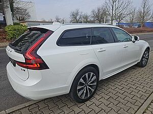 Volvo  B4 CC AWD Plus Four-C / Standhzg. 0,99 Zins!