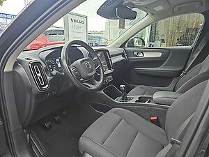 Volvo  T2 Momentum Pro
