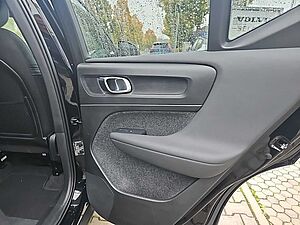 Volvo  B4 Plus Dark TCC