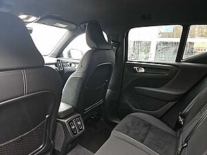 Volvo  B4 Plus Dark TCC