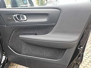 Volvo  B4 Plus Dark TCC