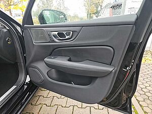 Volvo  T6 AWD Plus Dark Plug-In SK208