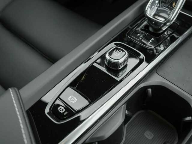Volvo  T6 PLUS DARK HYBRID BUSINESS MY25
