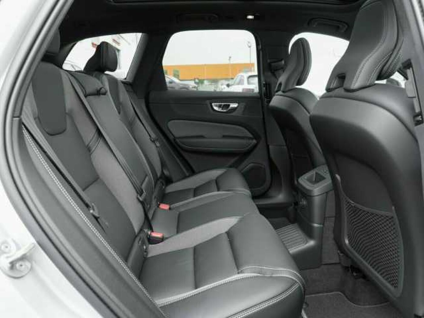 Volvo  T6 PLUS DARK HYBRID BUSINESS MY25